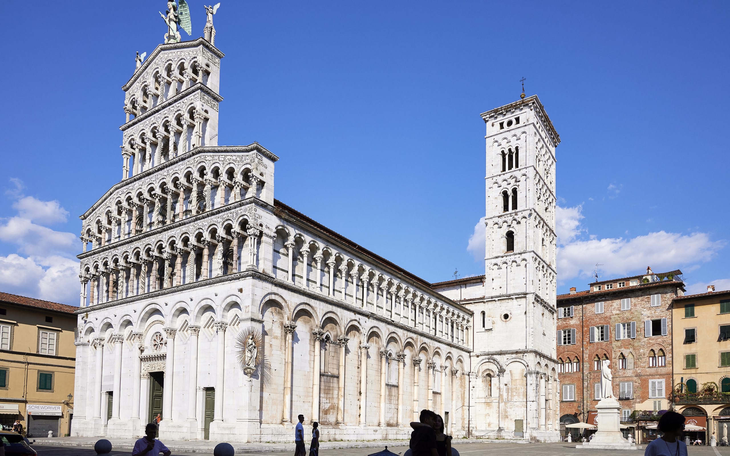 Pisa &amp; Lucca Tour: Your Private Car Awaits